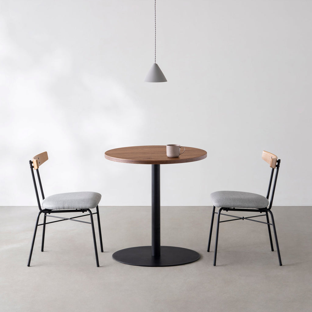 Kanademonoのニューギニアウォルナットのカフェテーブル