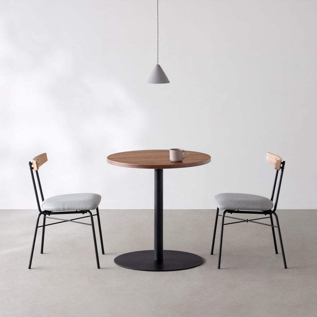 Kanademonoのニューギニアウォルナットのカフェテーブル