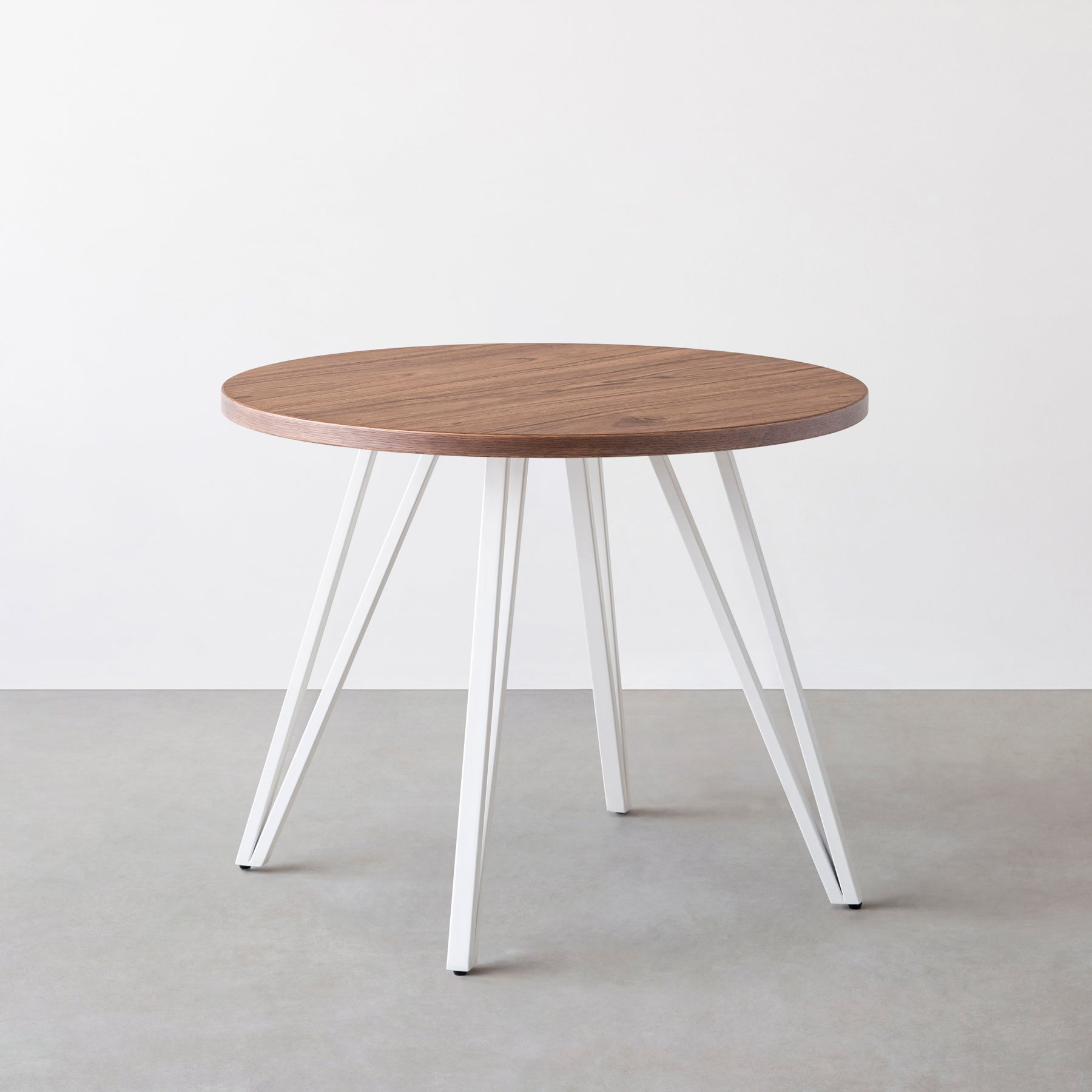 Kanademonoのニューギニアウォルナットのカフェテーブル