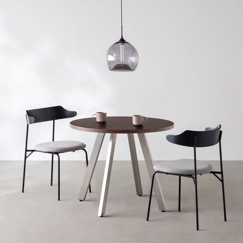 Kanademonoのウェンジのカフェテーブル