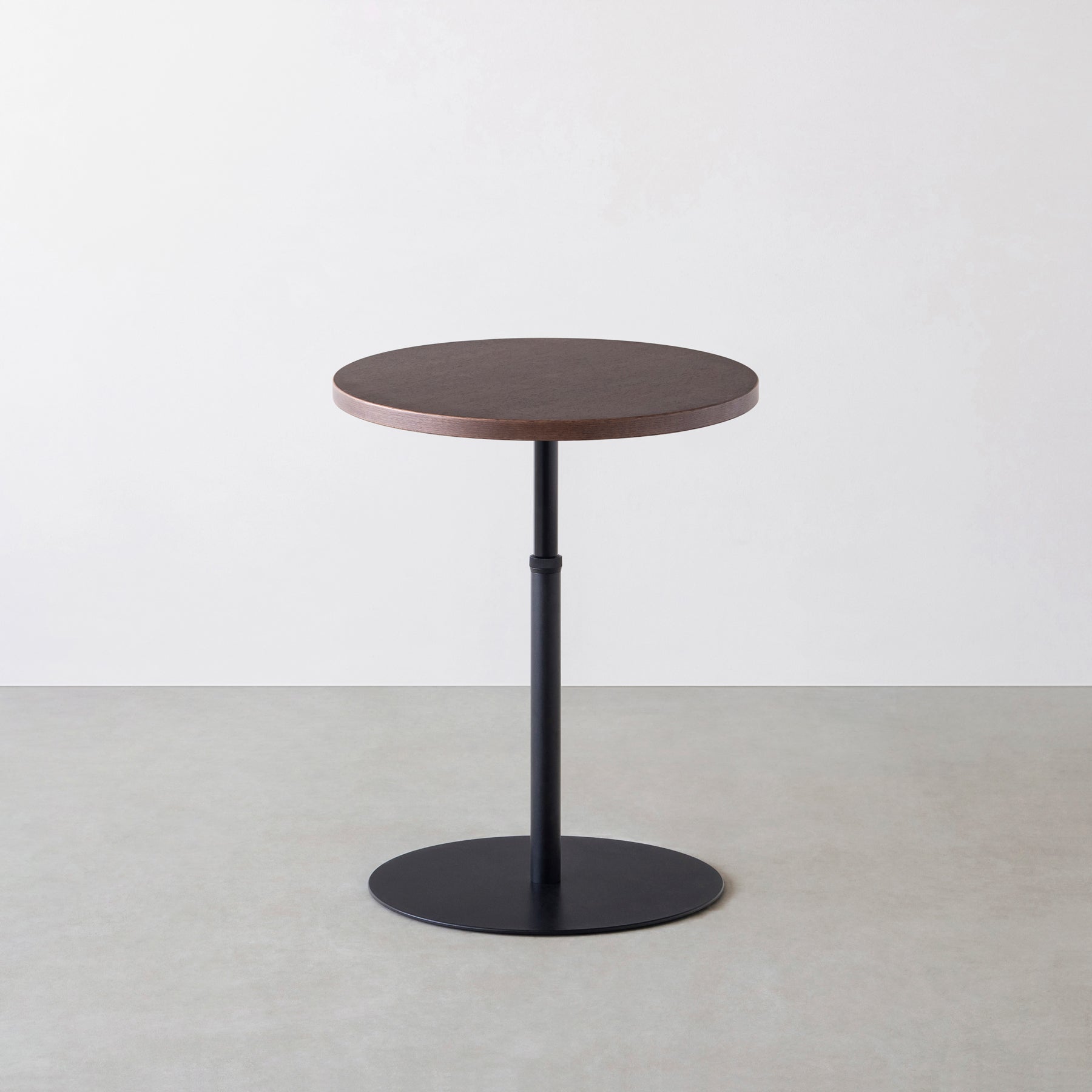 Kanademonoのウェンジのカフェテーブル