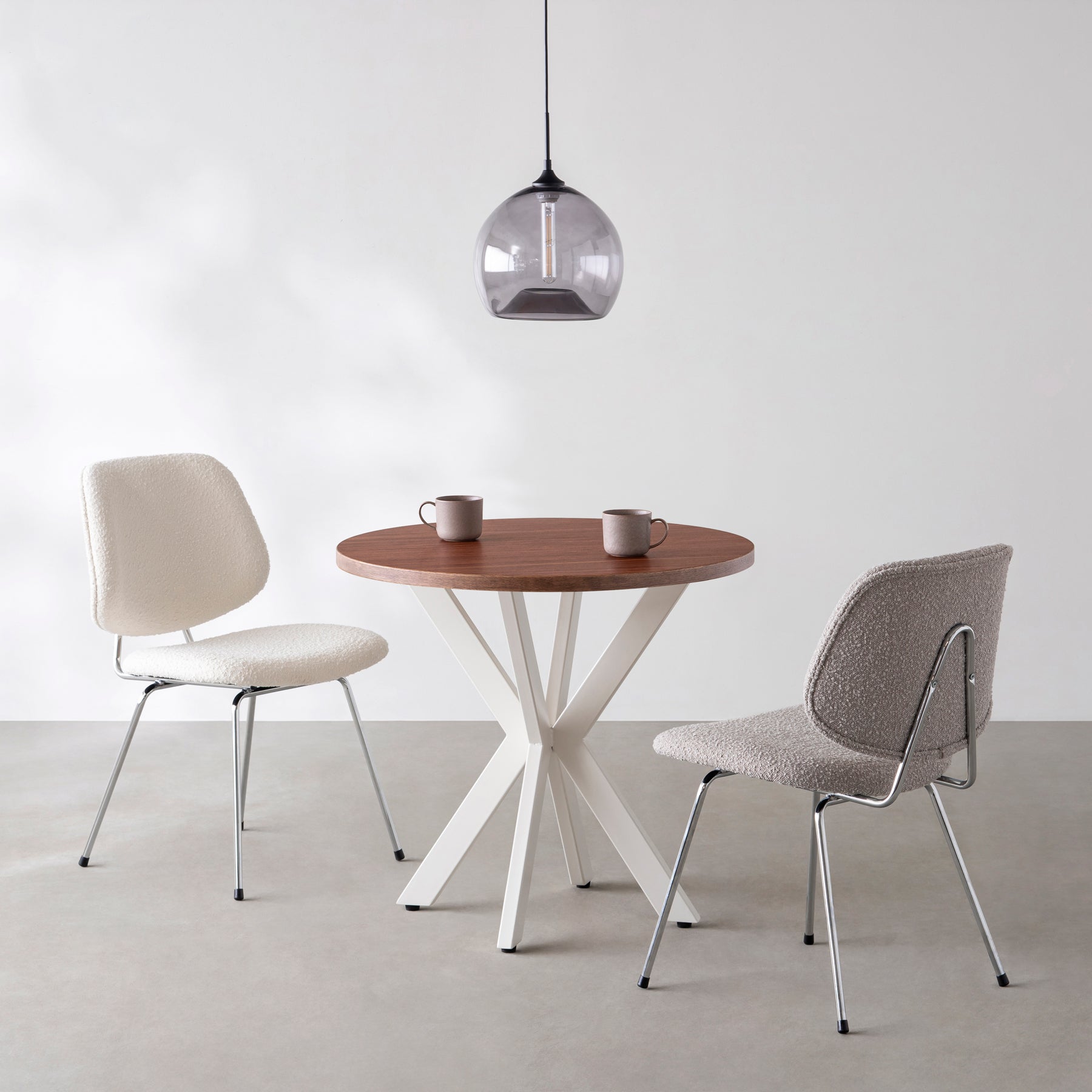 Kanademonoのブビンガのカフェテーブル