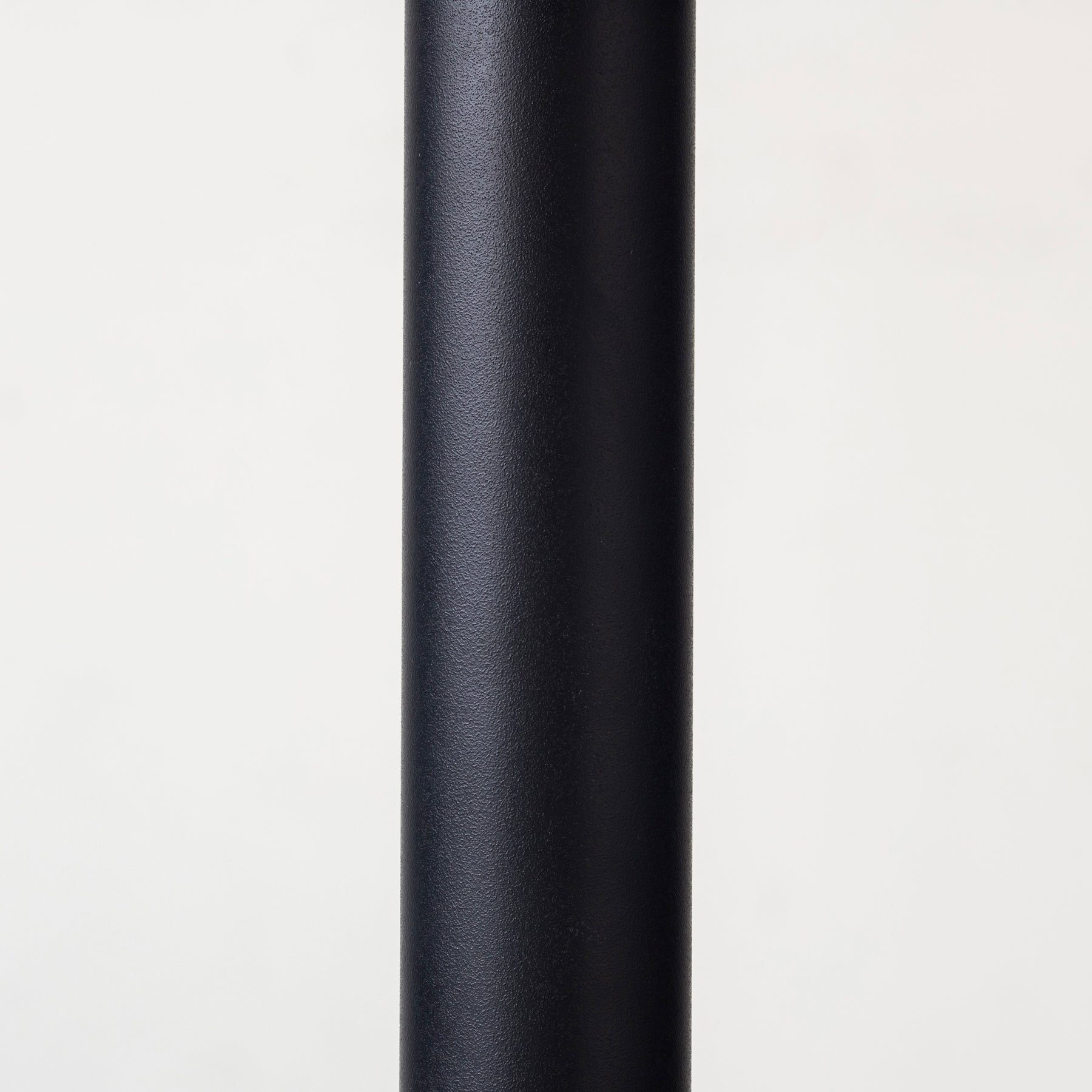 KanademonoのFENIX NTMのコンパクトな1本脚のテーブル