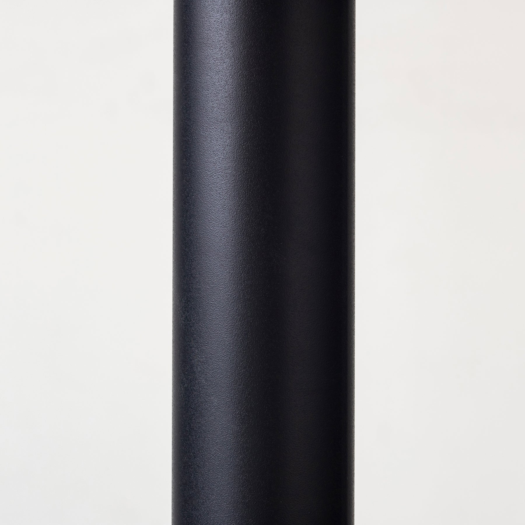 スマート造作カフェテーブル / リノリウム 全32色　黒スチール脚 1本脚 × ラウンド φ61 - 70