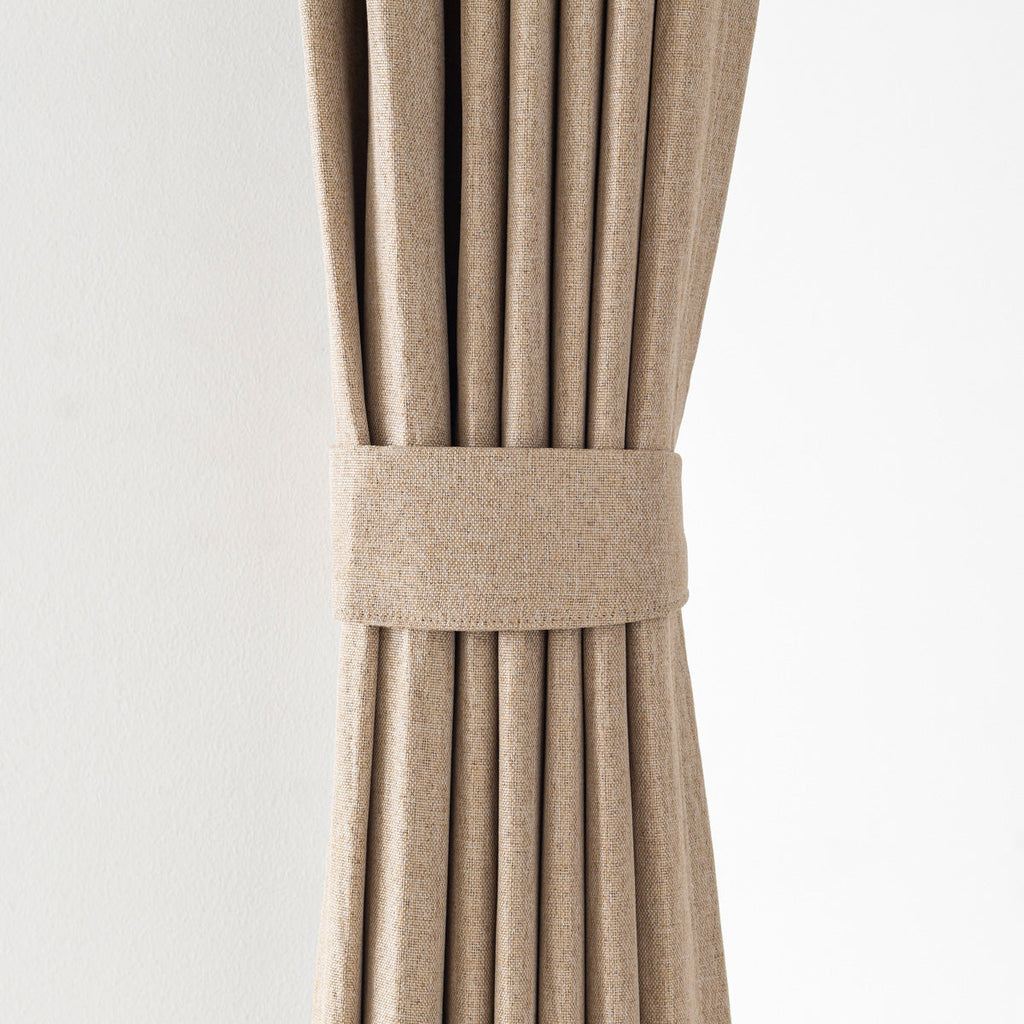 ウォッシャブル・形状記憶のベージュの遮光無地カーテン