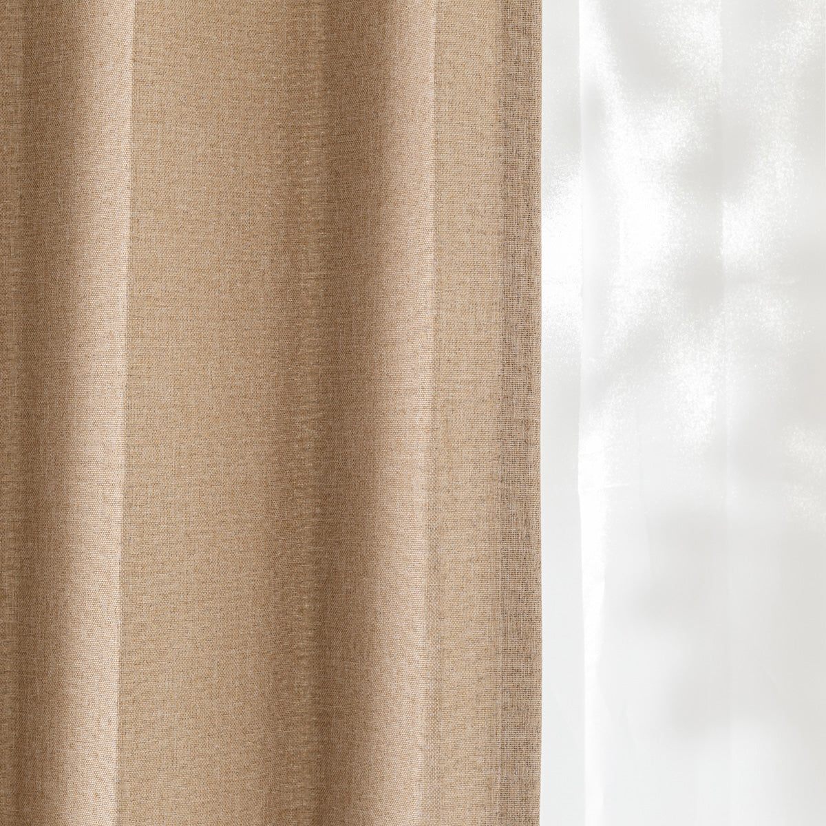 ウォッシャブル・形状記憶のベージュの遮光無地カーテン