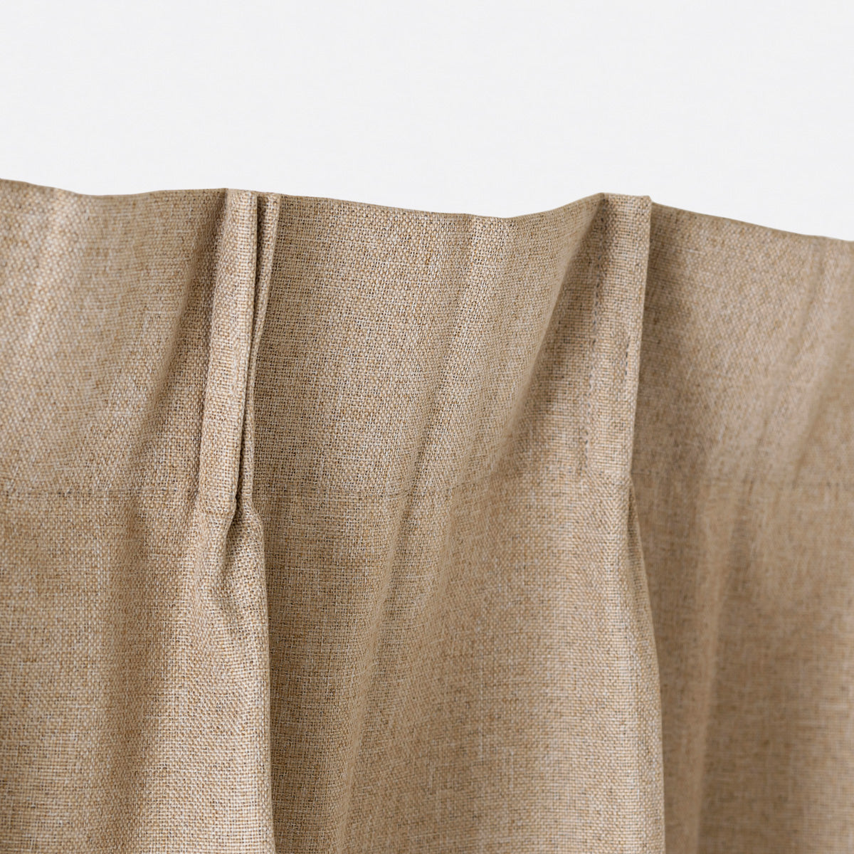 ウォッシャブル・形状記憶のベージュの遮光無地カーテン