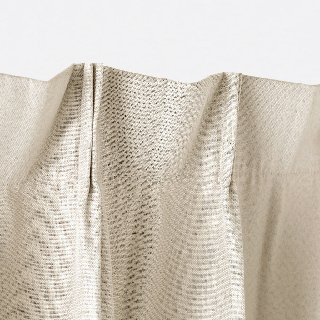 ウォッシャブル・形状記憶のベージュの遮光無地カーテン