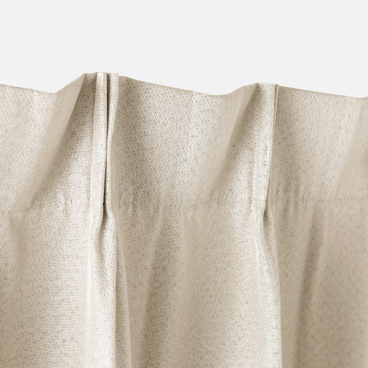 ウォッシャブル・形状記憶のベージュの遮光無地カーテン