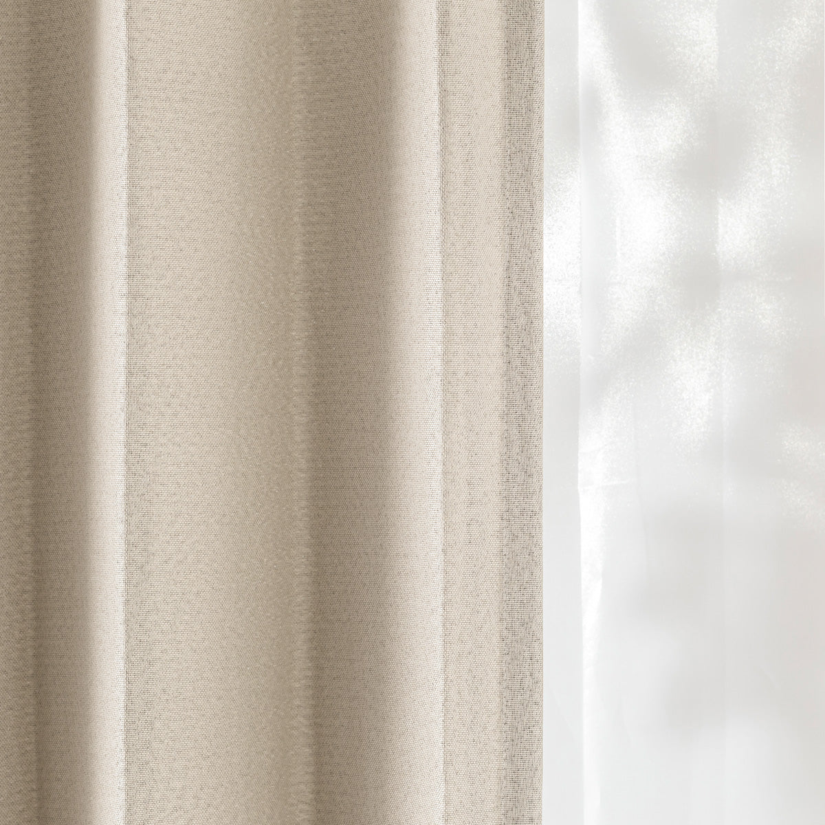 ウォッシャブル・形状記憶のベージュの遮光無地カーテン