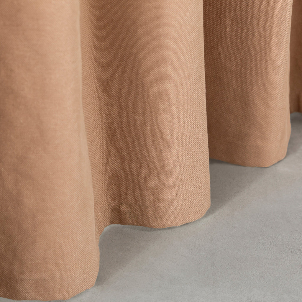 Kanademonoの綿100%使用したヴィンテージテイストに仕上げたコーラルの帆布カーテン（下部）