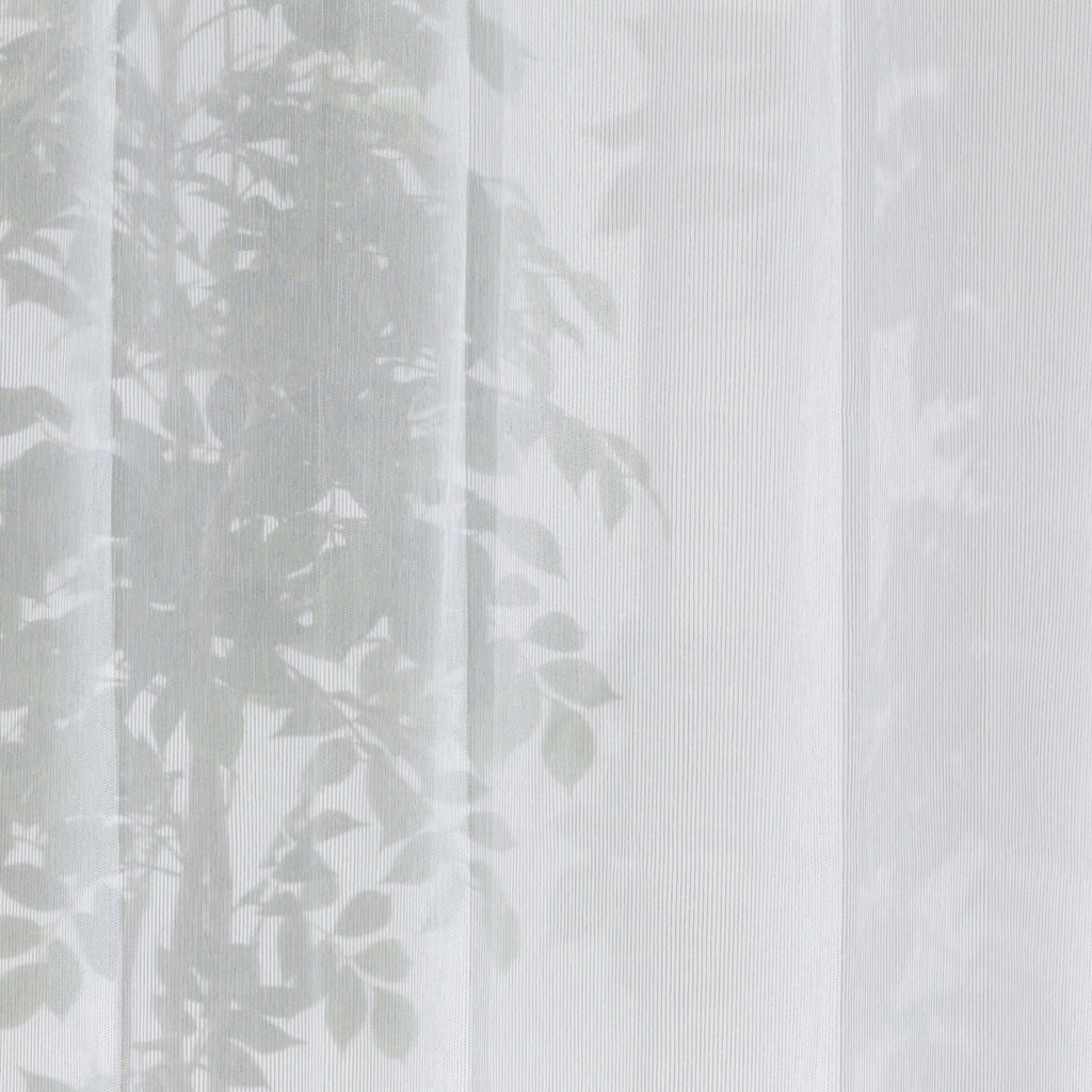 光沢感のあるストライプのライトグレーレースカーテン（遮像）