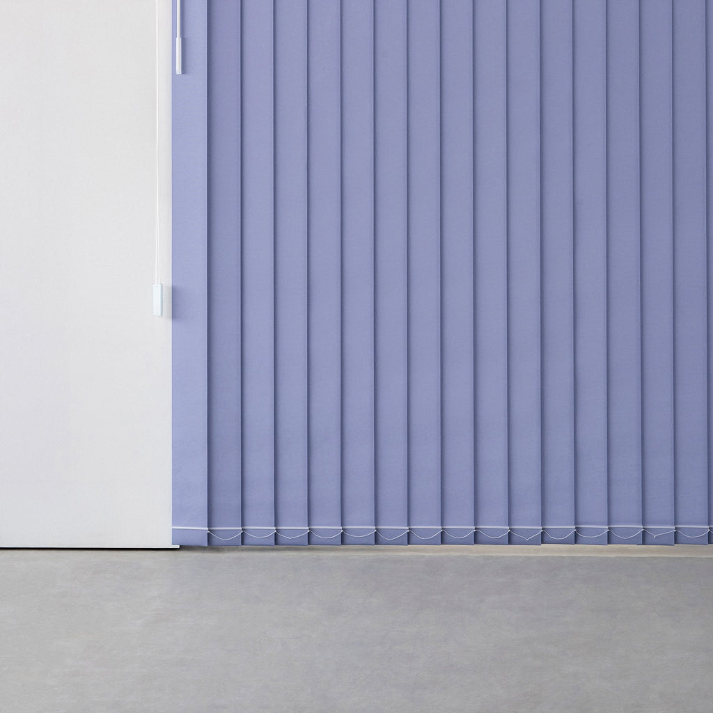 ベーシックで洗えるサルビアブルーのバーチカルブラインド