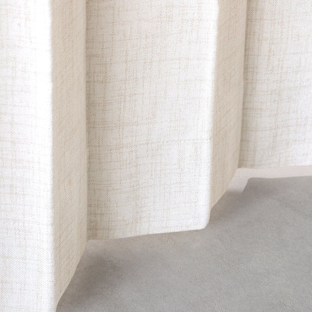 防音・遮熱・保温・完全遮光・形状記憶機能のあるプリーツカーテン（ベージュ）