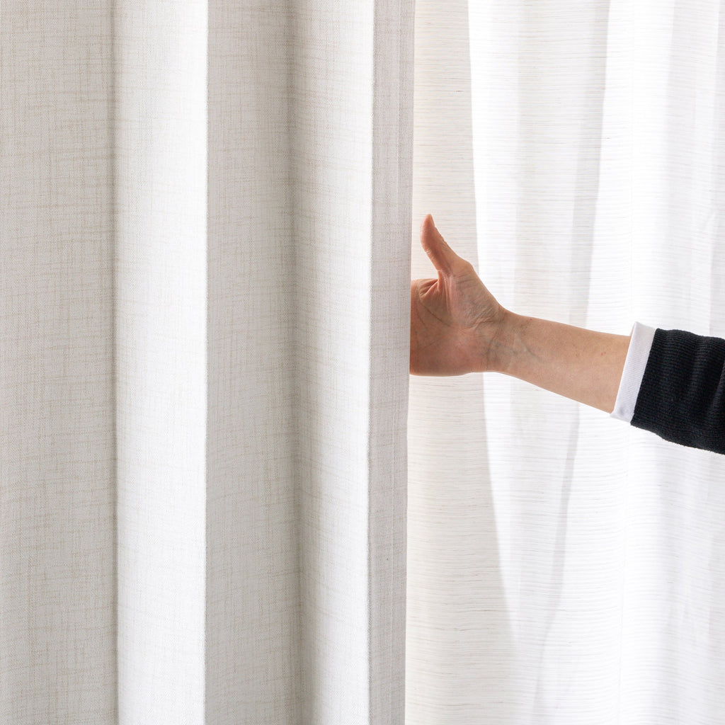 防音・遮熱・保温・完全遮光・形状記憶機能のあるプリーツカーテン（ベージュ）