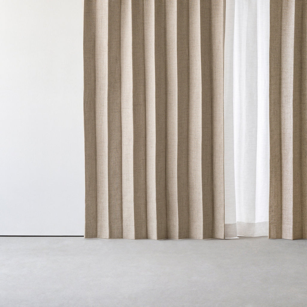 防音・遮熱・保温・完全遮光・形状記憶機能のあるプリーツカーテン（ブラウン）