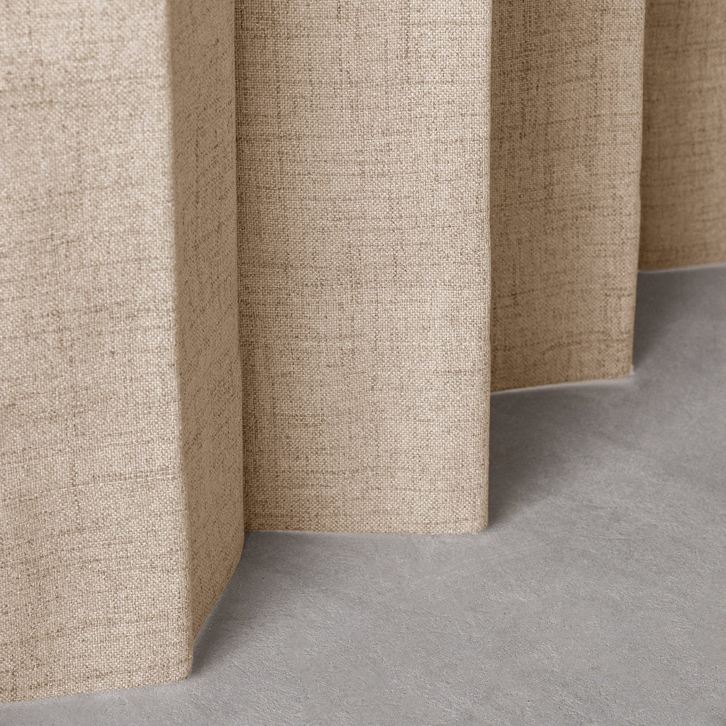 防音・遮熱・保温・完全遮光・形状記憶機能のあるプリーツカーテン（ブラウン）