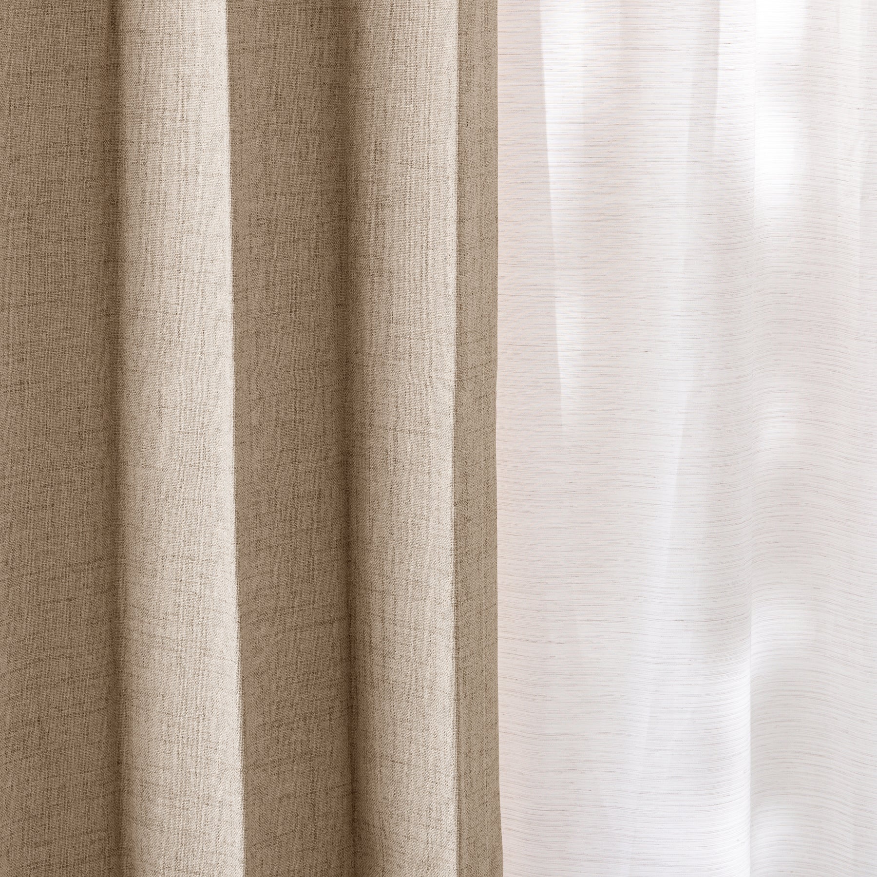 防音・遮熱・保温・完全遮光・形状記憶機能のあるプリーツカーテン（ブラウン）