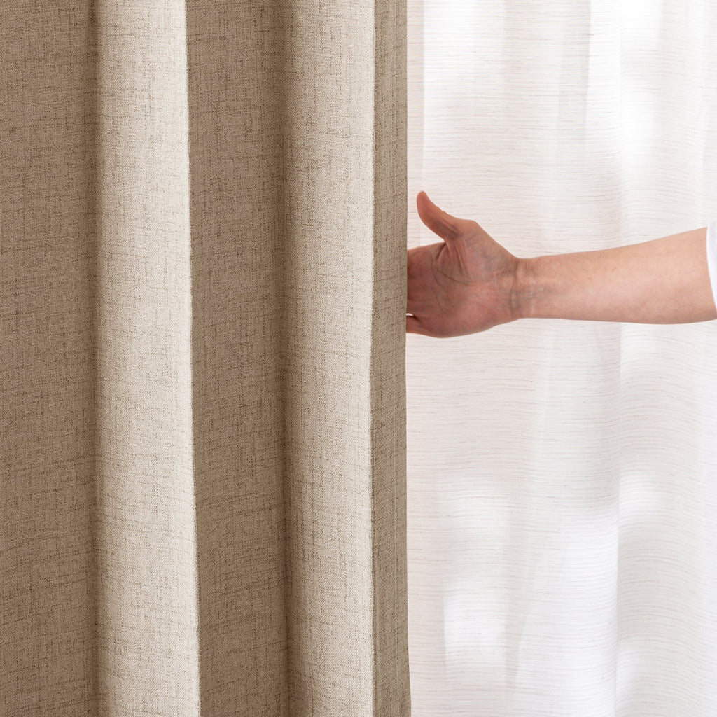 防音・遮熱・保温・完全遮光・形状記憶機能のあるプリーツカーテン（ブラウン）