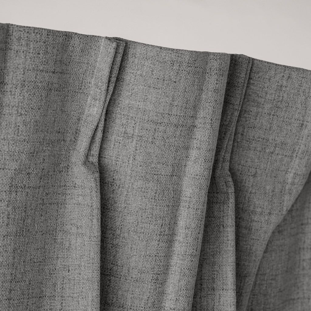 防音・遮熱・保温・完全遮光・形状記憶機能のあるプリーツカーテン（ダークグレー）