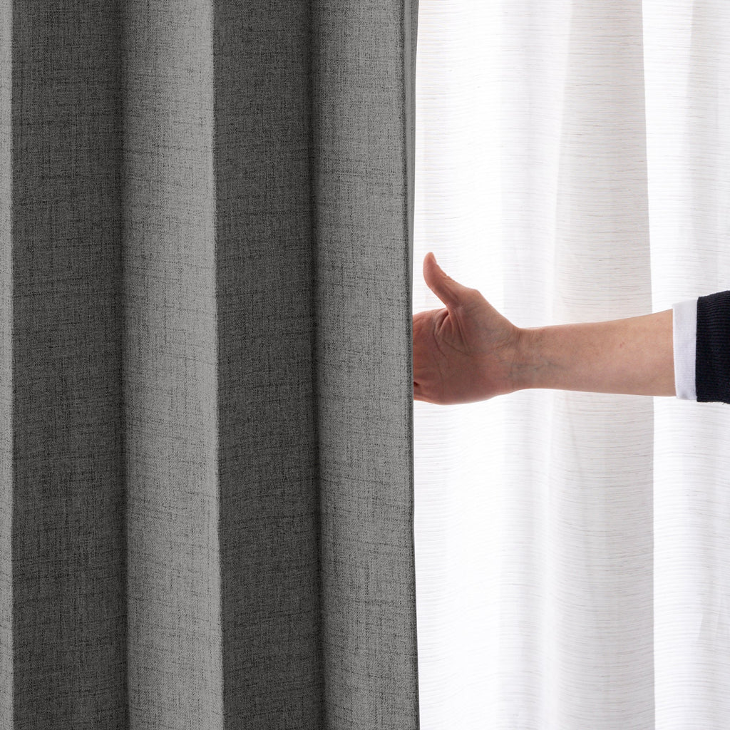 防音・遮熱・保温・完全遮光・形状記憶機能のあるプリーツカーテン（ダークグレー）