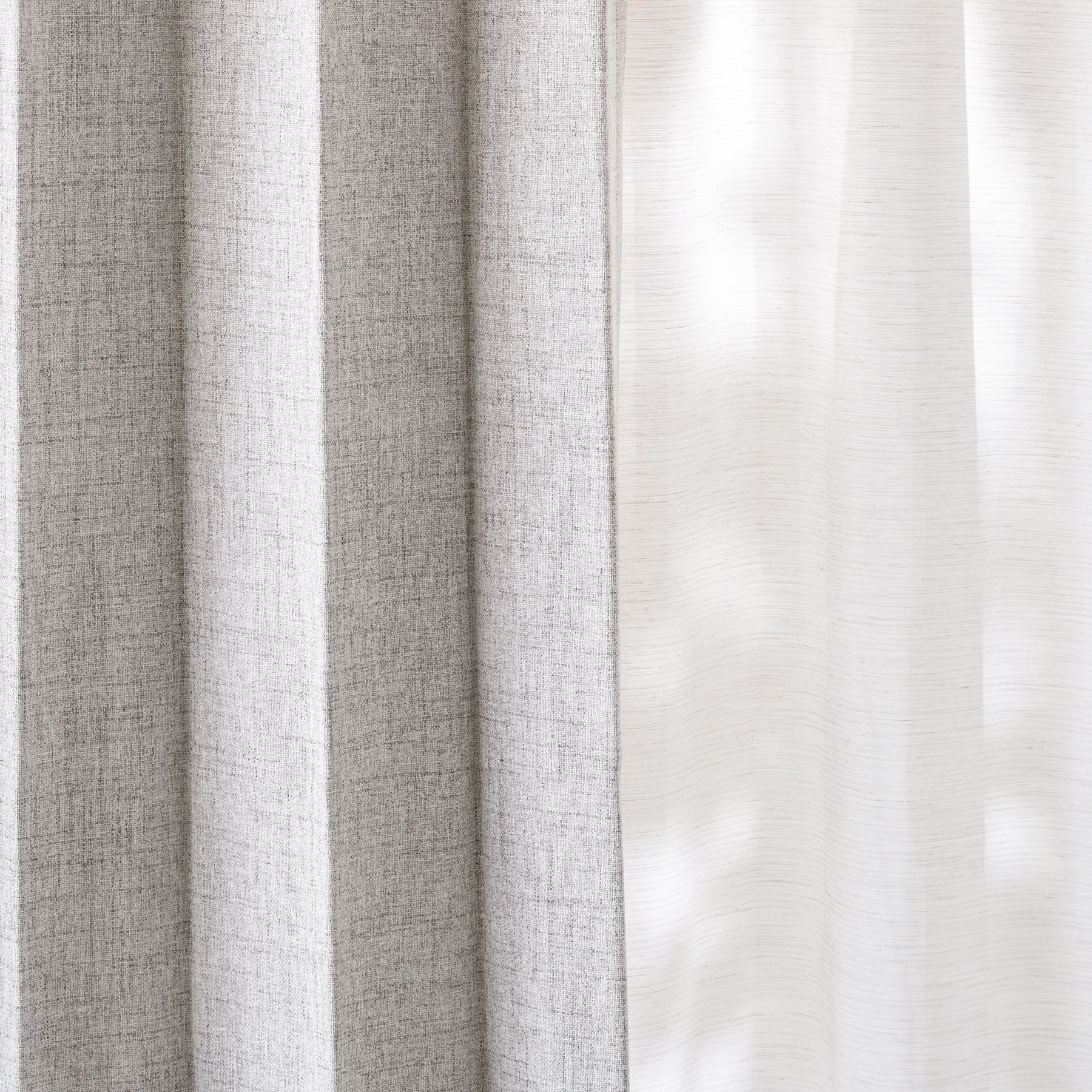 防音・遮熱・保温・完全遮光・形状記憶機能のあるプリーツカーテン（グレー）