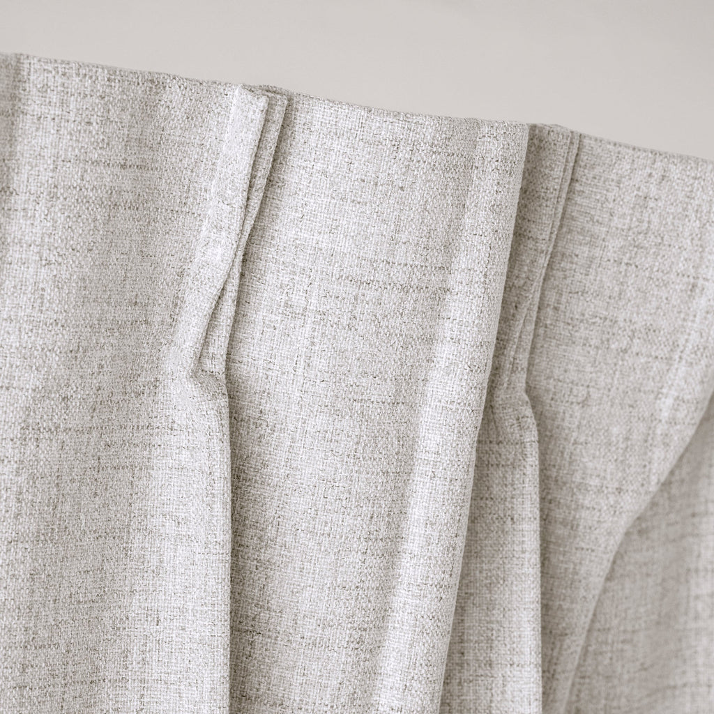 防音・遮熱・保温・完全遮光・形状記憶機能のあるプリーツカーテン（ライトグレー）