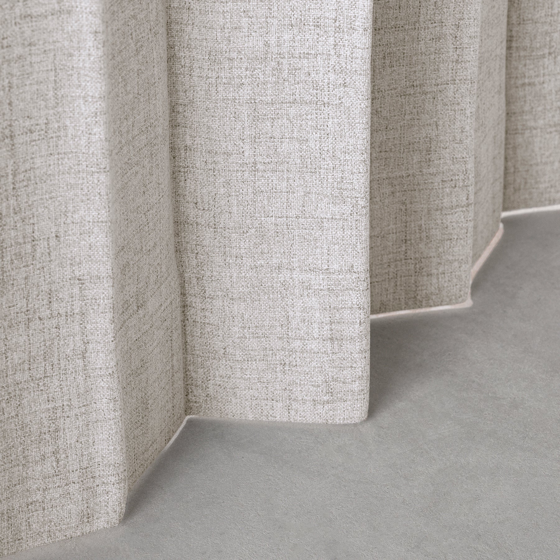 防音・遮熱・保温・完全遮光・形状記憶機能のあるプリーツカーテン（ライトグレー）