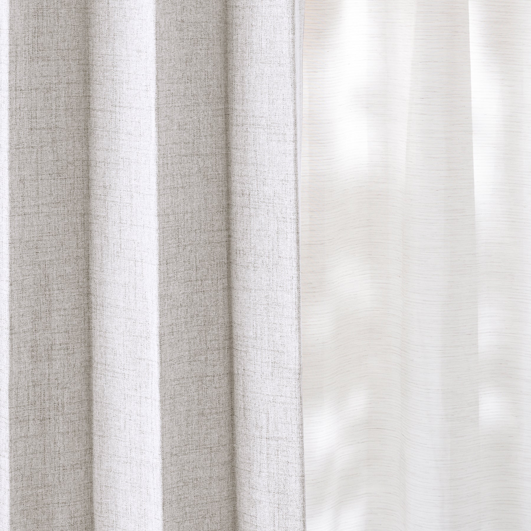 防音・遮熱・保温・完全遮光・形状記憶機能のあるプリーツカーテン（ライトグレー）