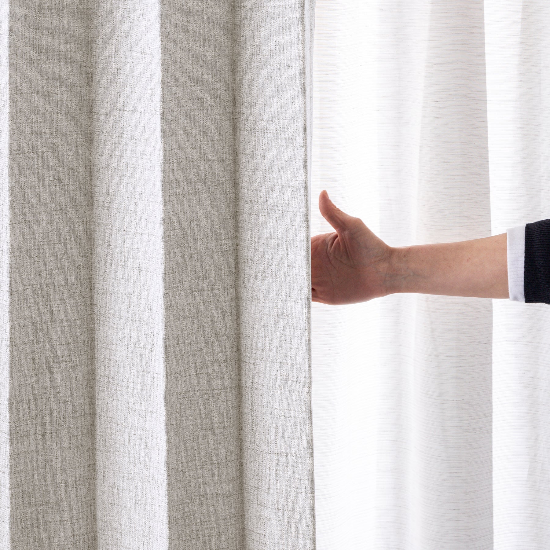 防音・遮熱・保温・完全遮光・形状記憶機能のあるプリーツカーテン（ライトグレー）