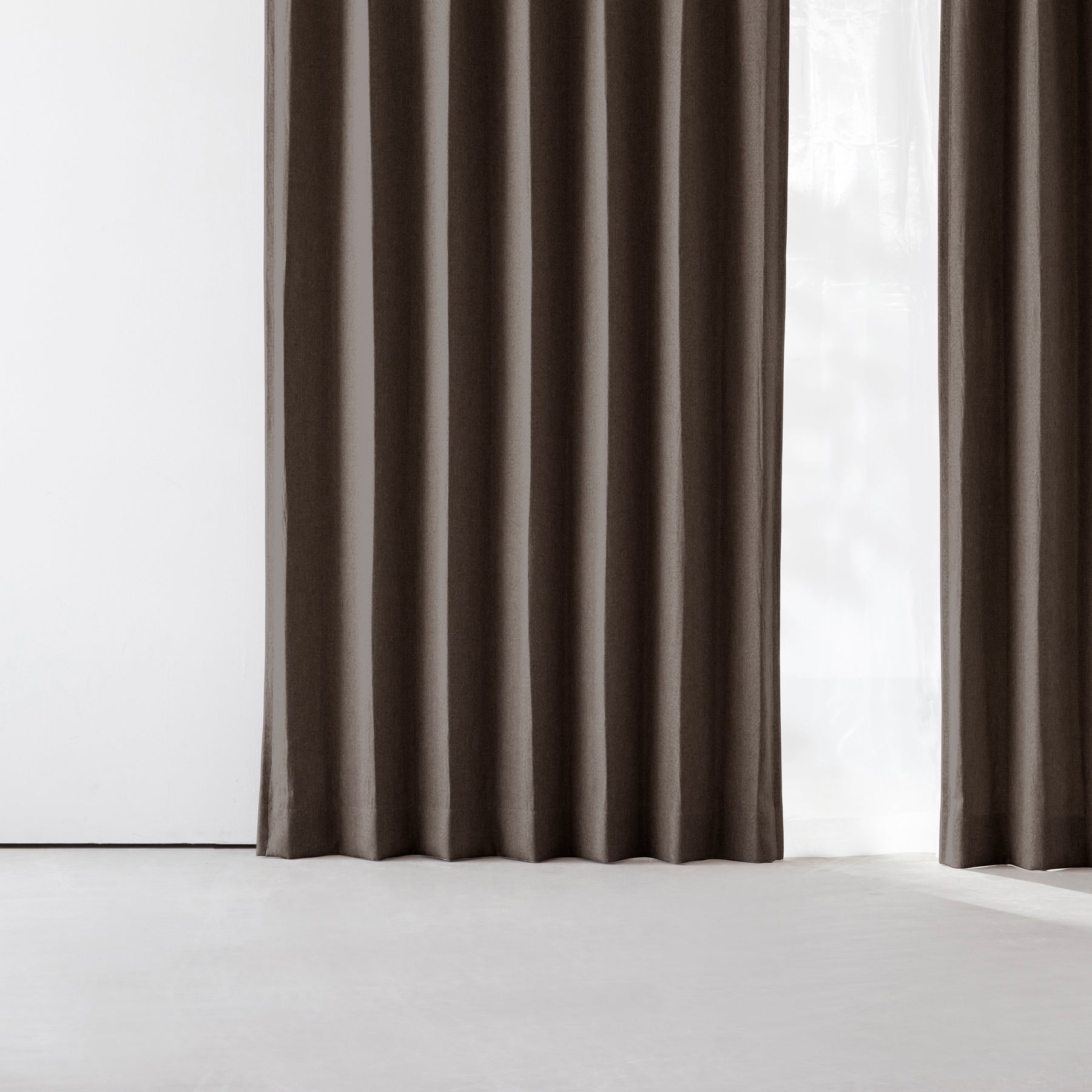 ウォッシャブル・形状記憶のベージュの遮光無地カーテン