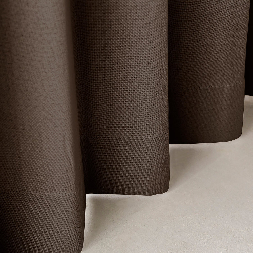 ウォッシャブル・形状記憶のベージュの遮光無地カーテン