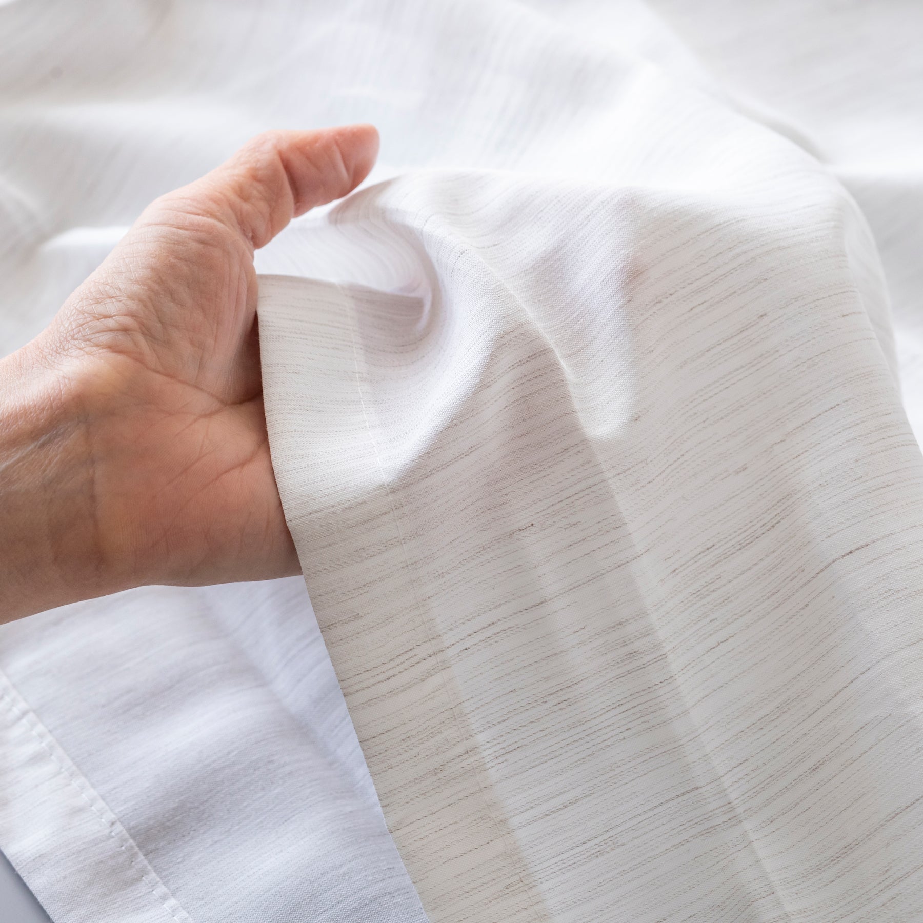 UVカット機能のある遮像レースカーテン