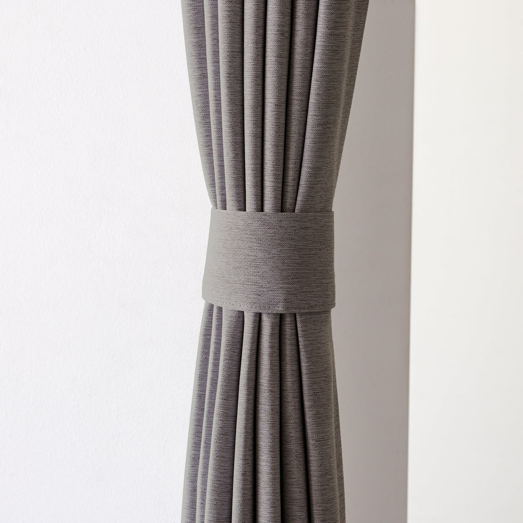 断熱機能のある遮光プリーツカーテン（ブラウン）