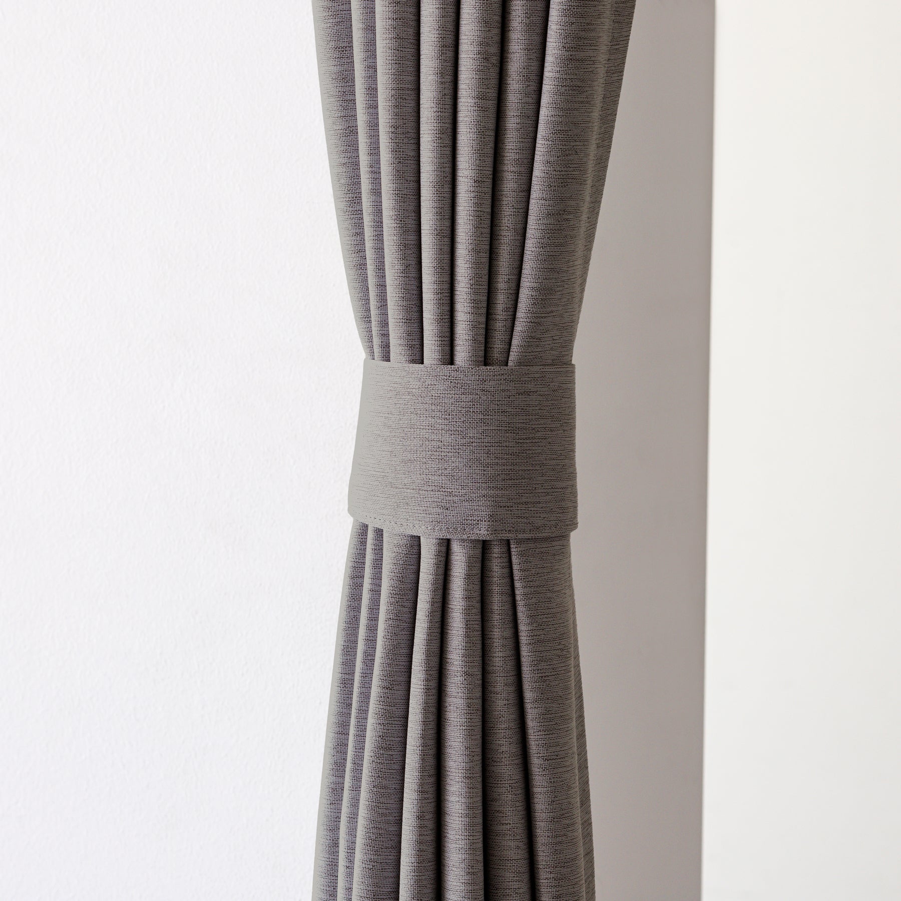 断熱機能のある遮光プリーツカーテン（ブラウン）