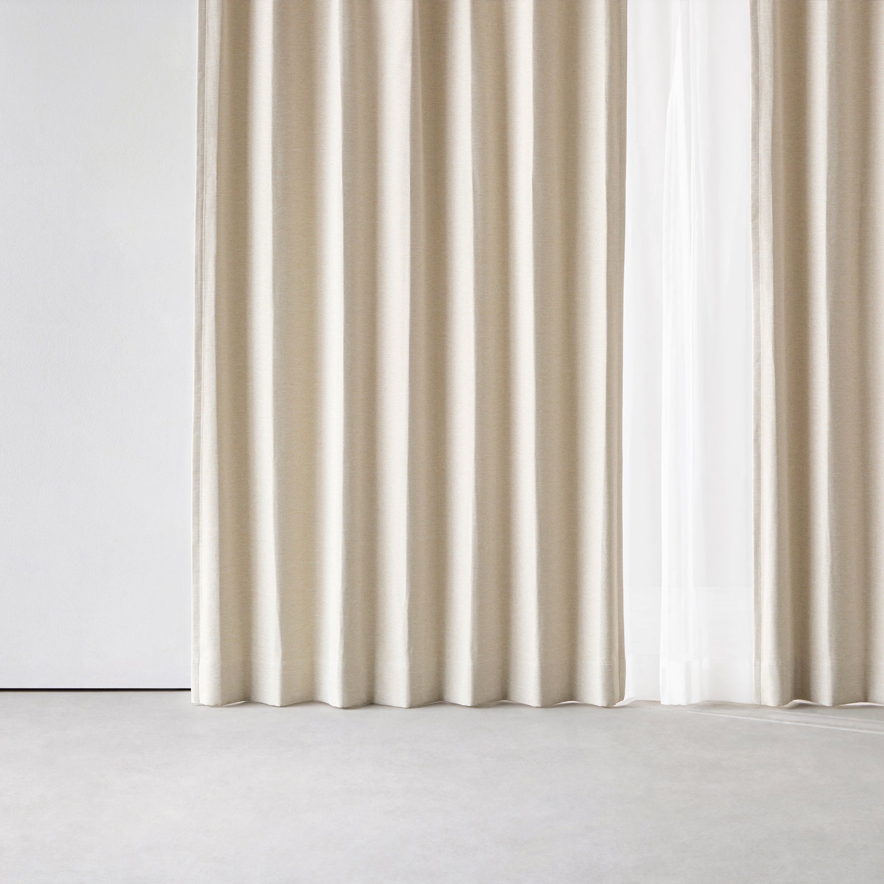 断熱機能のある遮光プリーツカーテン（アイボリー）