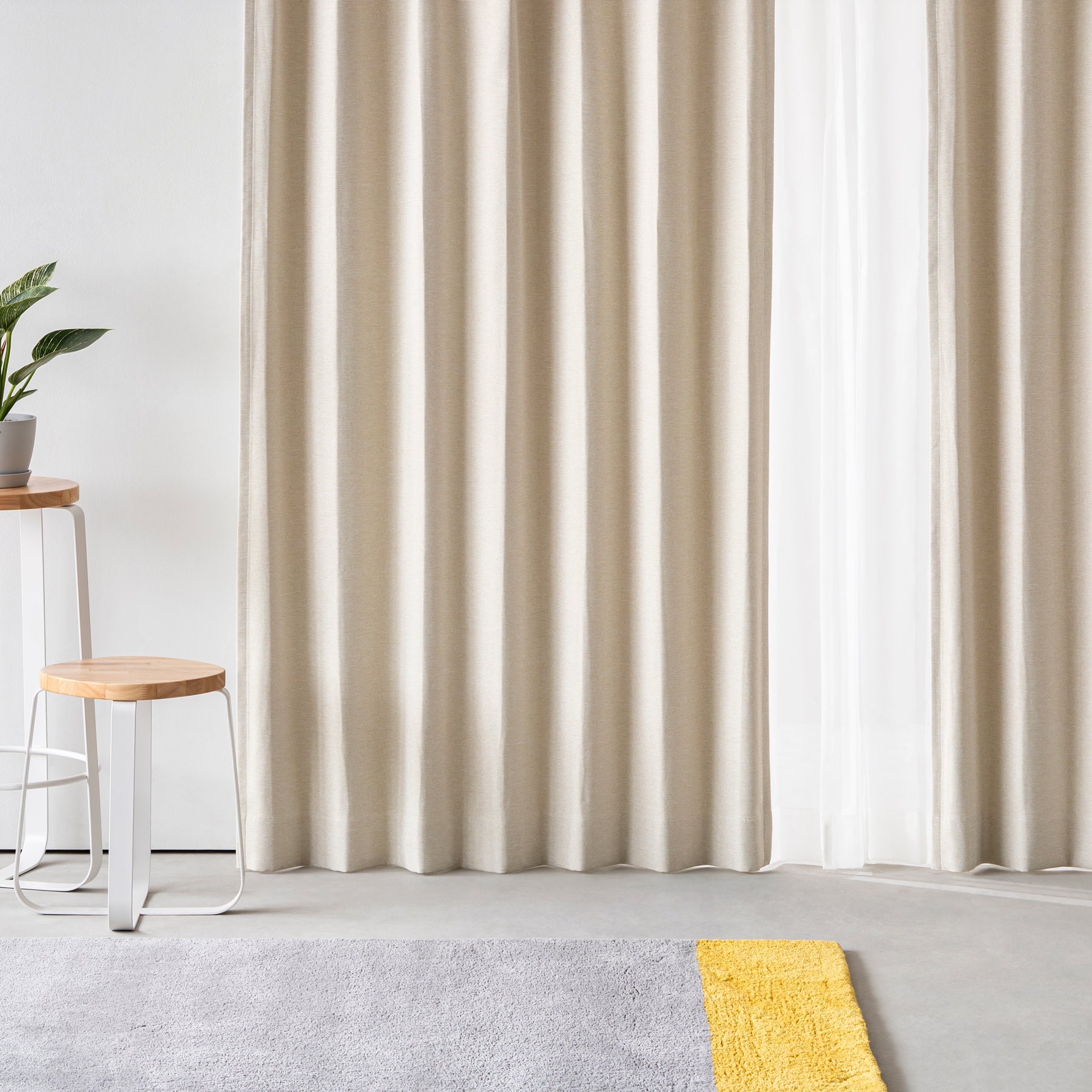 断熱機能のある遮光プリーツカーテン（アイボリー）