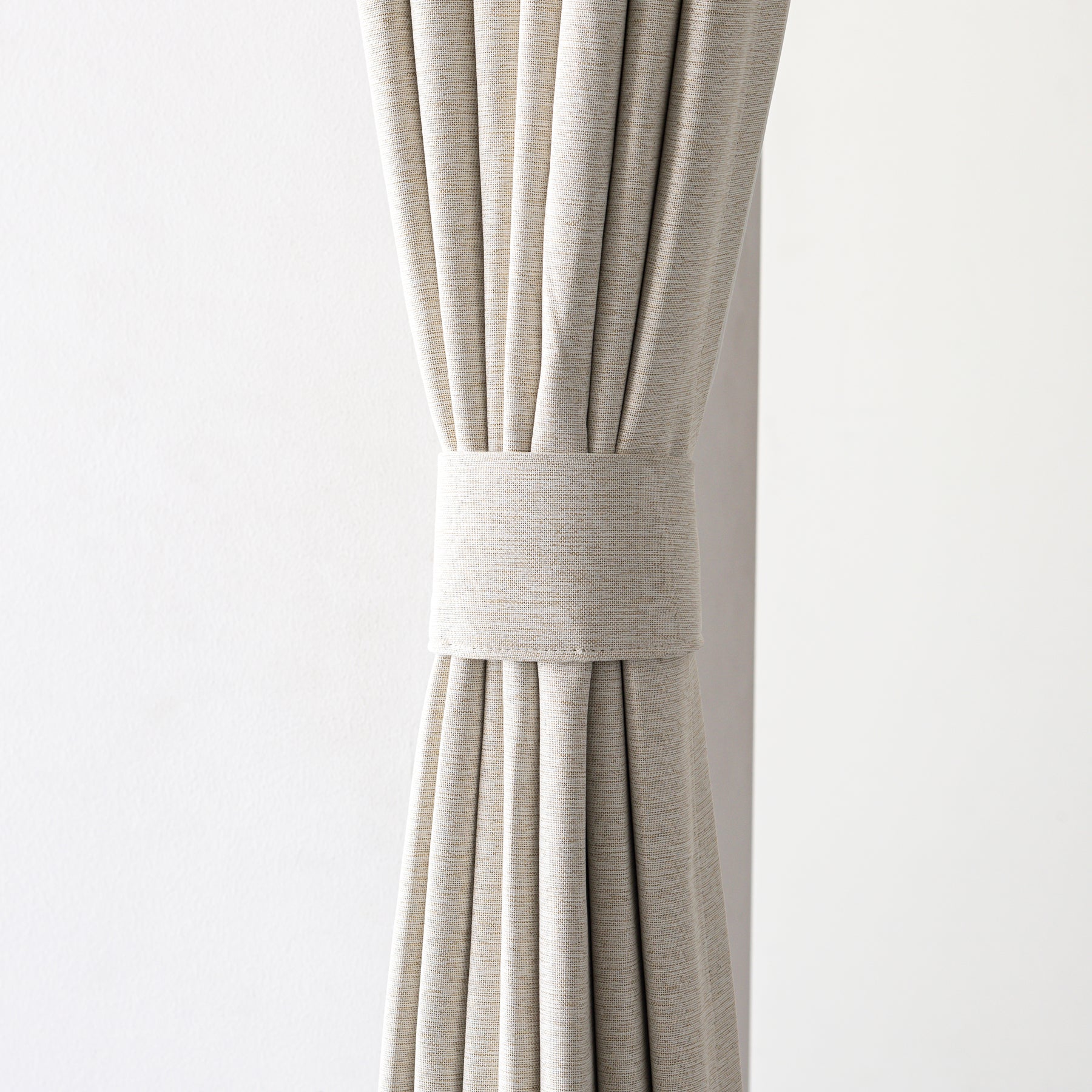 断熱機能のある遮光プリーツカーテン（アイボリー）