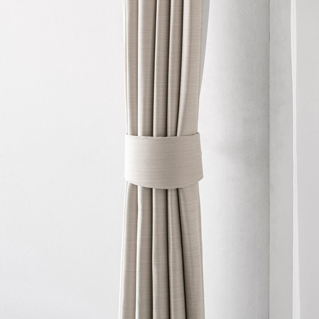 上品な質感の遮光プリーツカーテン（ベージュ）