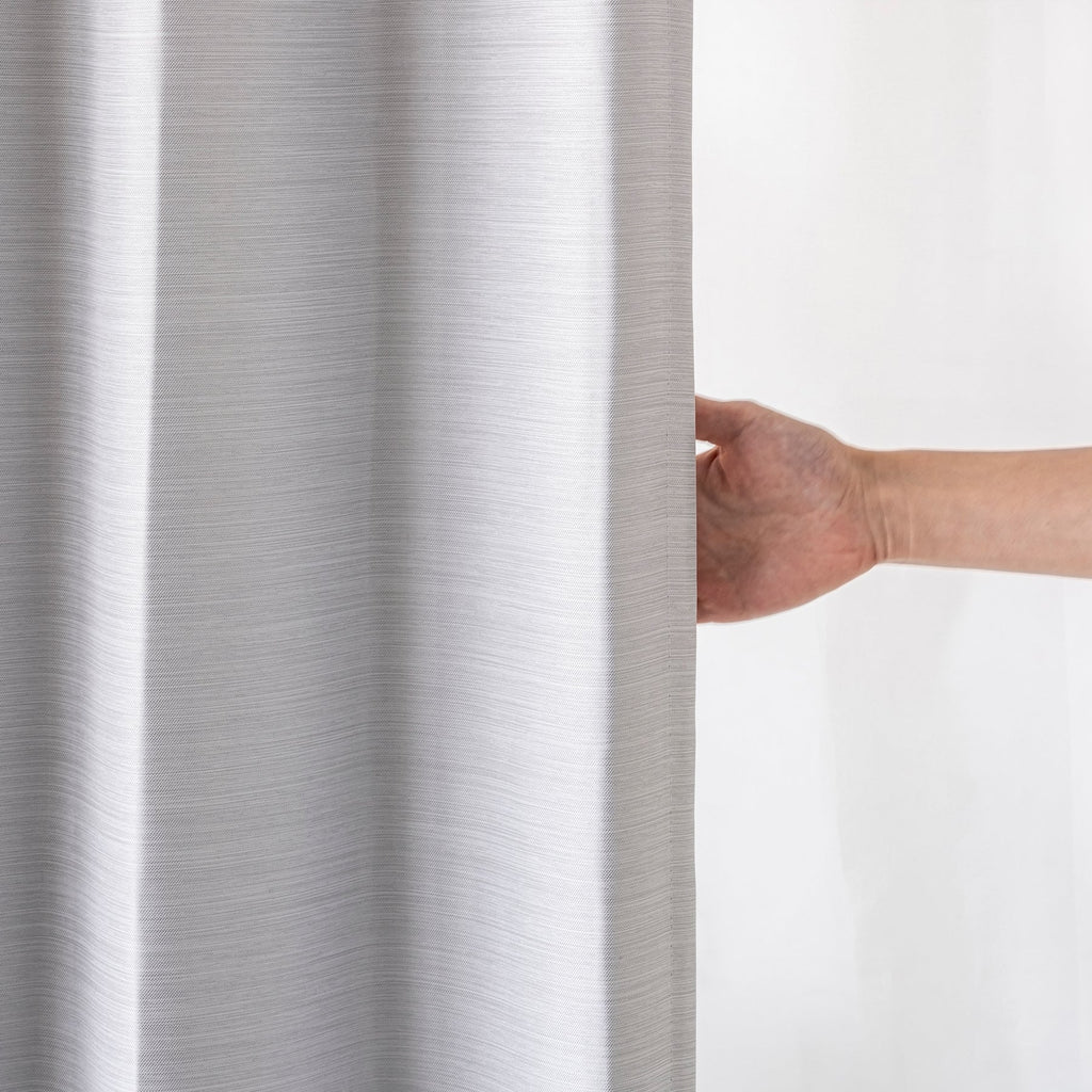 上品な質感の遮光プリーツカーテン（ライトグレー）
