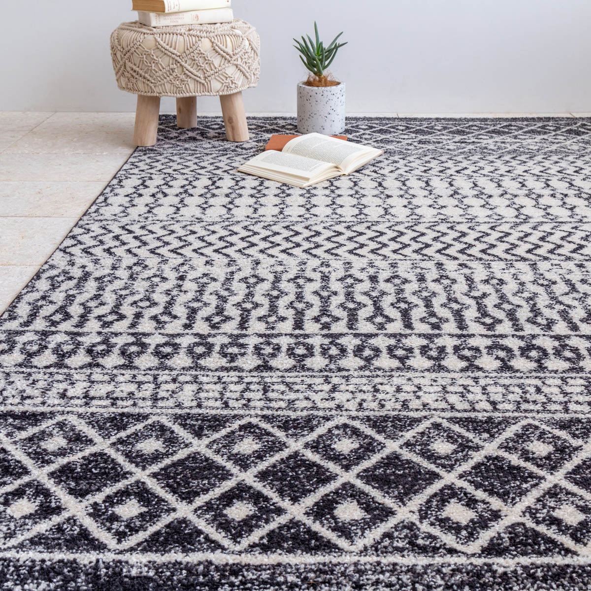 Contemporary Zemmour Rug　160×230