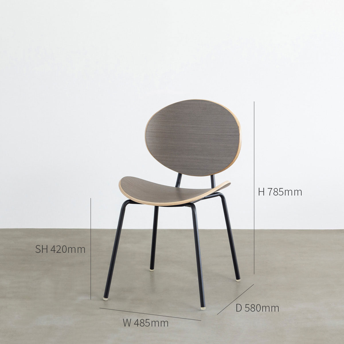 KANADEMONOのペア材プライウッドとアイアンを組み合わせたユニークモダンなグレーのダイニングチェア（サイズ画像１）