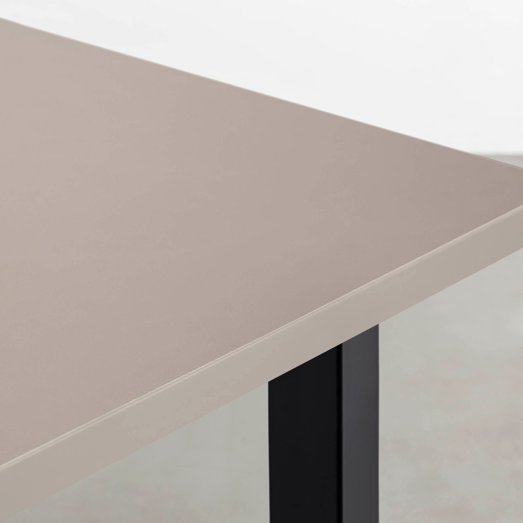 スマート造作テーブル / メラミン 無地 × 黒スチール脚 × W181 - 300cm