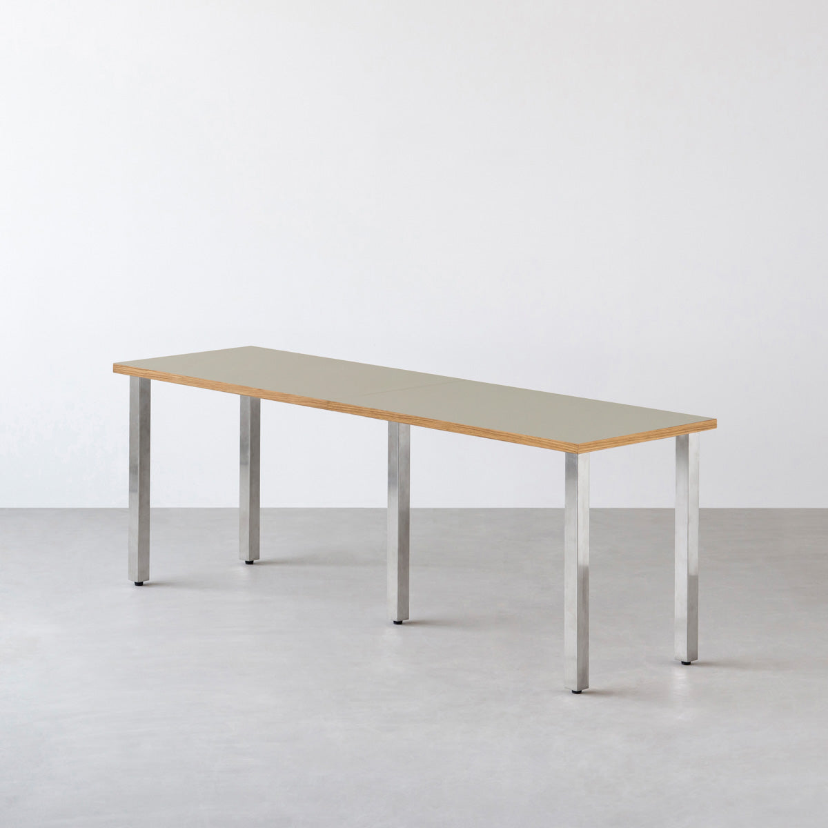 KanademonoのリノリウムPebbleオーク天板と角柱5本ステンレス脚を組み合わせたシンプルモダンな大型テーブル