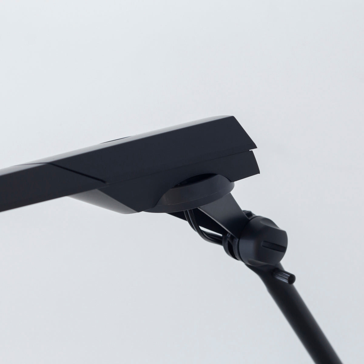 Slim - Stylish　Touchless Matte Desk Lamp　クランプ式