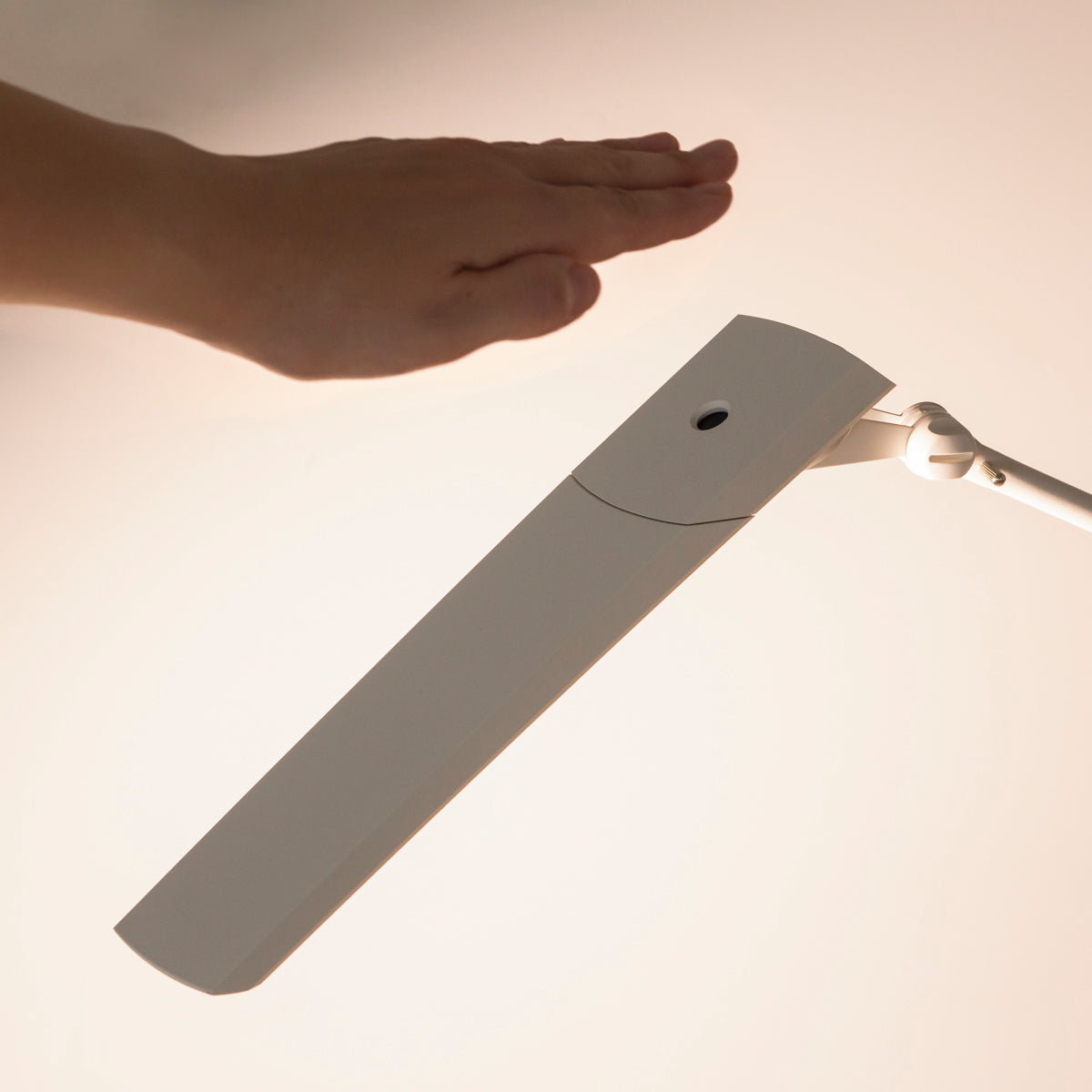Slim - Stylish　Touchless Matte Desk Lamp　クランプ式