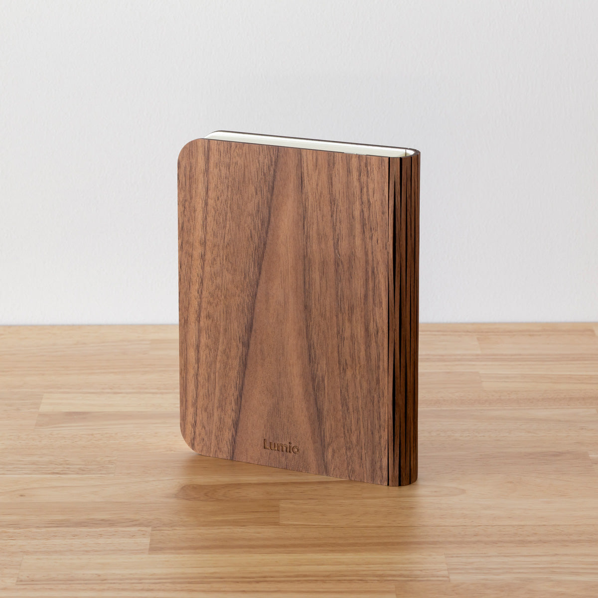 本のようなデザインのライトWalnut
