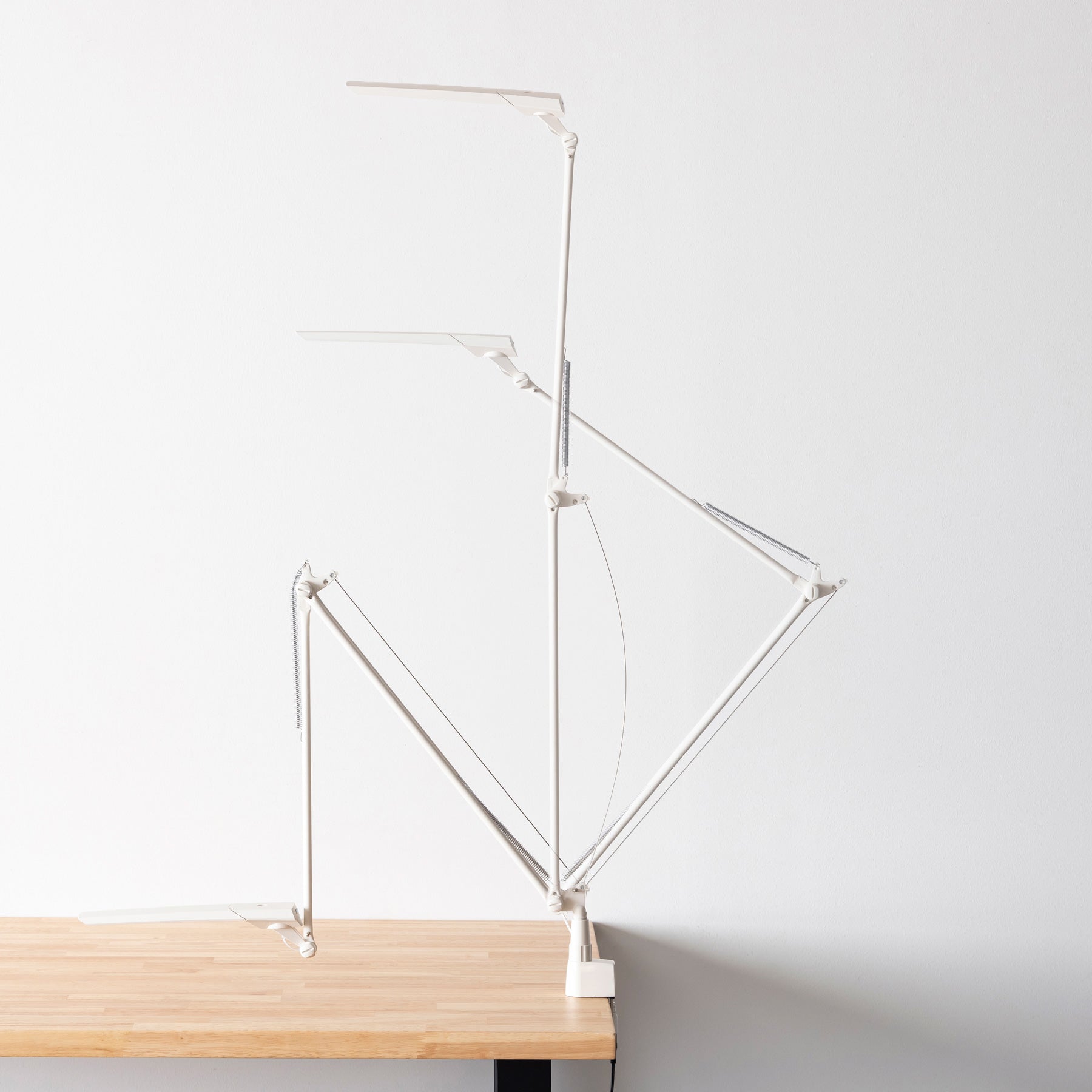 Slim - Stylish　Touchless Matte Desk Lamp　クランプ式
