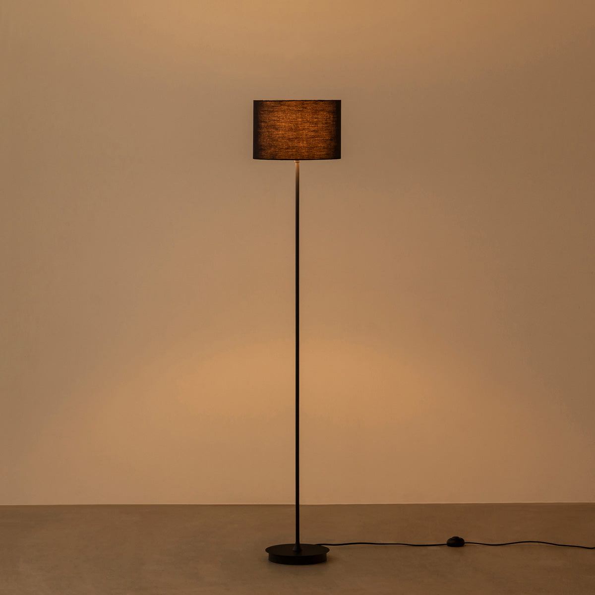 Matte - Stylish ファブリックシェード フロアライト – SITURAEMON