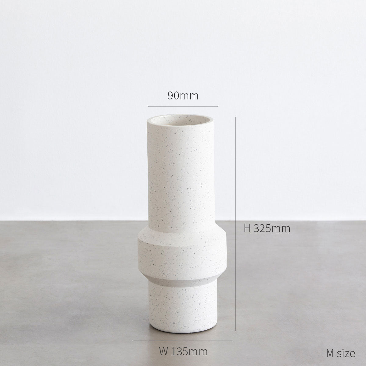 ホワイトの陶器を使用した洗練されたフォルムが美しいフラワーベース（Mサイズ）（寸法画像）
